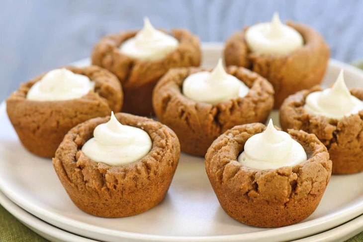 Gingerbread Small Bite Cup Hanger Cookies #TasteCreations